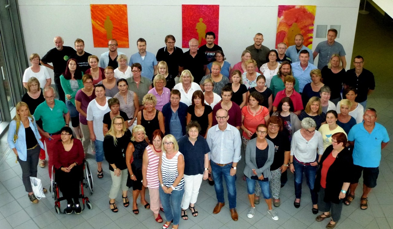 Die Mitarbeiter der Löchterschule 2015 (Bildquelle: Löchterschule - FÖSCH KME Gelsenkirchen)
